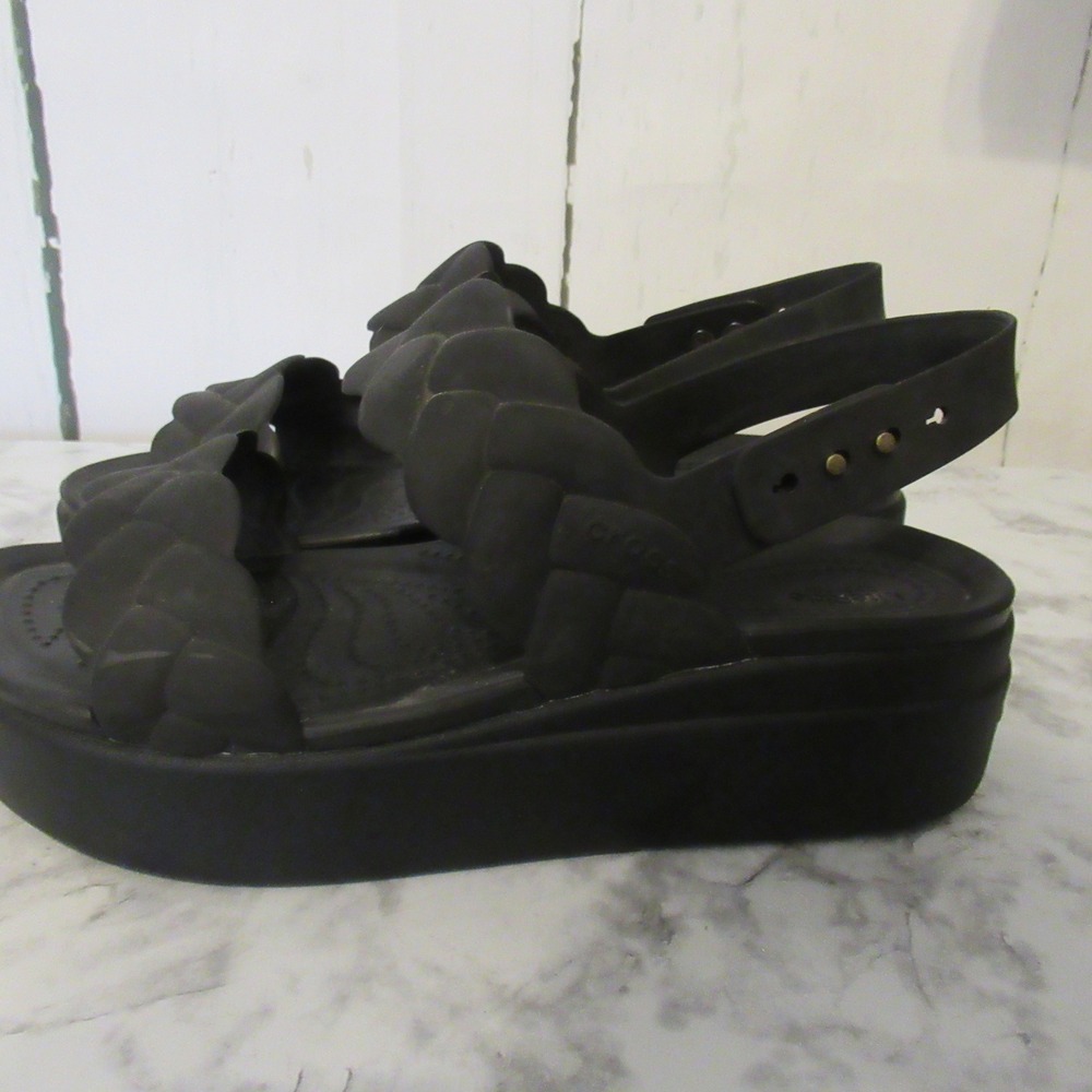 Crocs Sandals 8 Black Brooklyn Woven Low Wedge Platform Croslite - Picture 2 of 7